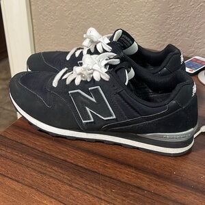 New Balance Tennis Shoes